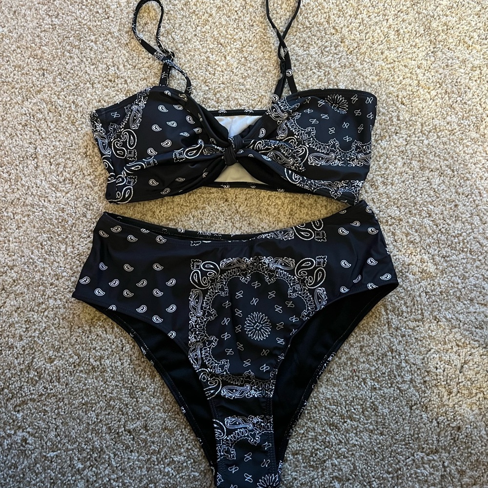 Black and White bandana print Bikini Top and Bottoms